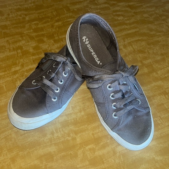 Superga ladies sneakers color is a plum, size 38 EU or 7.5 Preowned - Picture 1 of 9